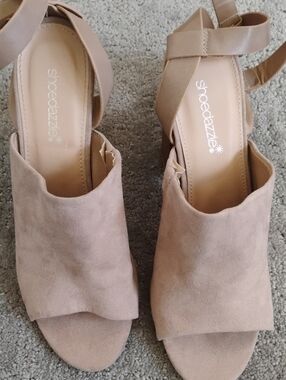 Shoe Dazzle Taupe Suede Peep-Toe Slingback Heels. Size 9.5.  Very Good Condition